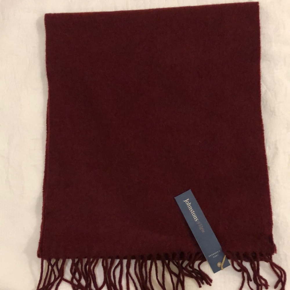 Johnston’s of Elgin men’s 100% Cashmere scarf